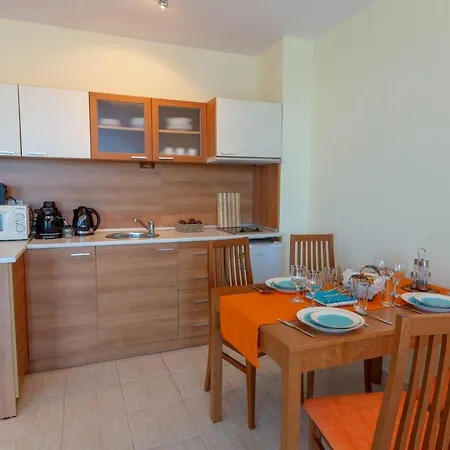 Studio In Polo With Kitchen Wifi Dv Napospart