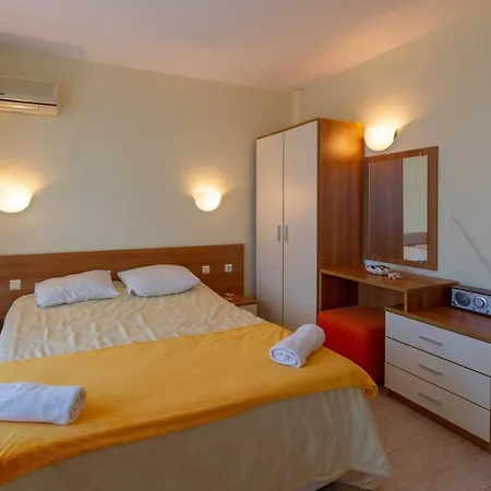 Apartman Studio In Polo With Kitchen Wifi Dv Napospart